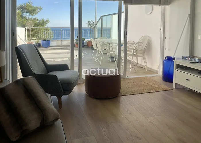 Ely Palace C7 Апартаменти *